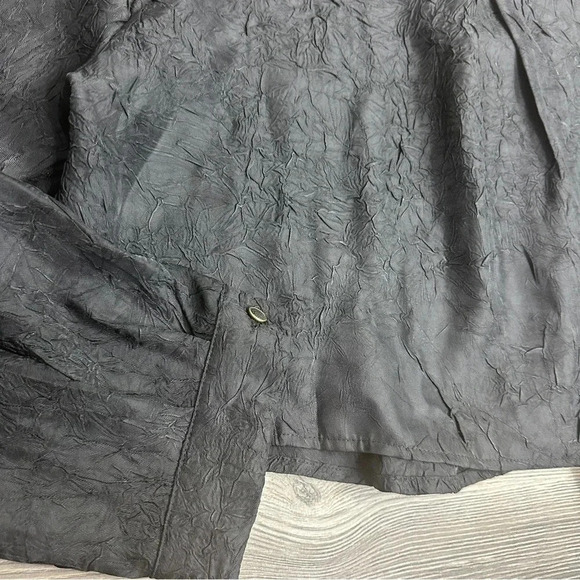 House of Harlow 1960 Black Textured Cropped Button Up Top - Picture 5 of 5